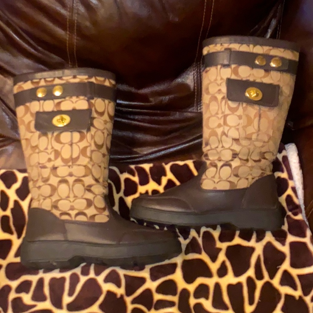 Women’s size 7 Coach monogram boots!